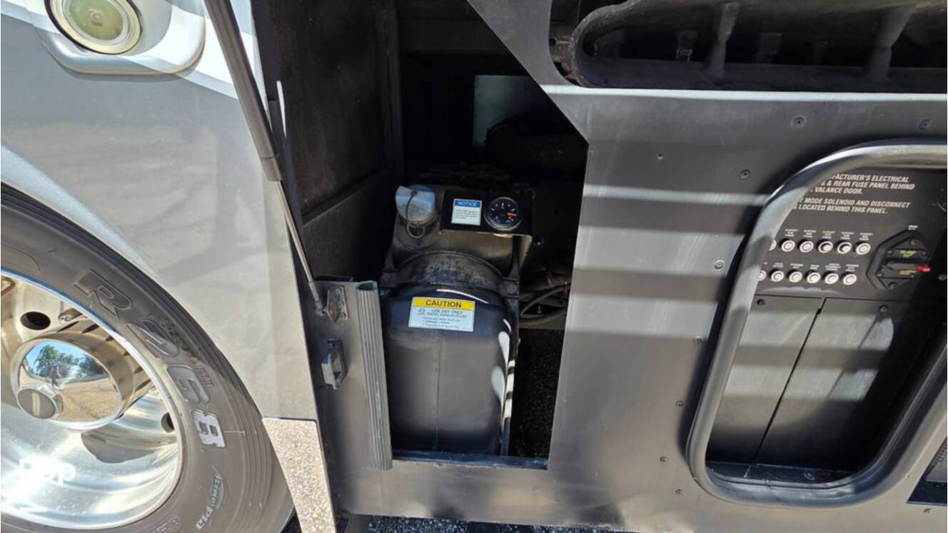 A photo of this 2016 Winnebago Grand Tour 42HL