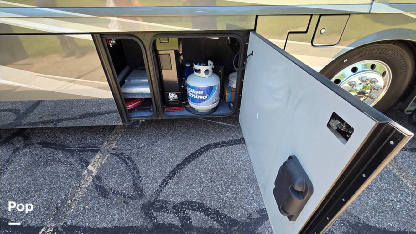 A photo of this 2016 Winnebago Grand Tour 42HL