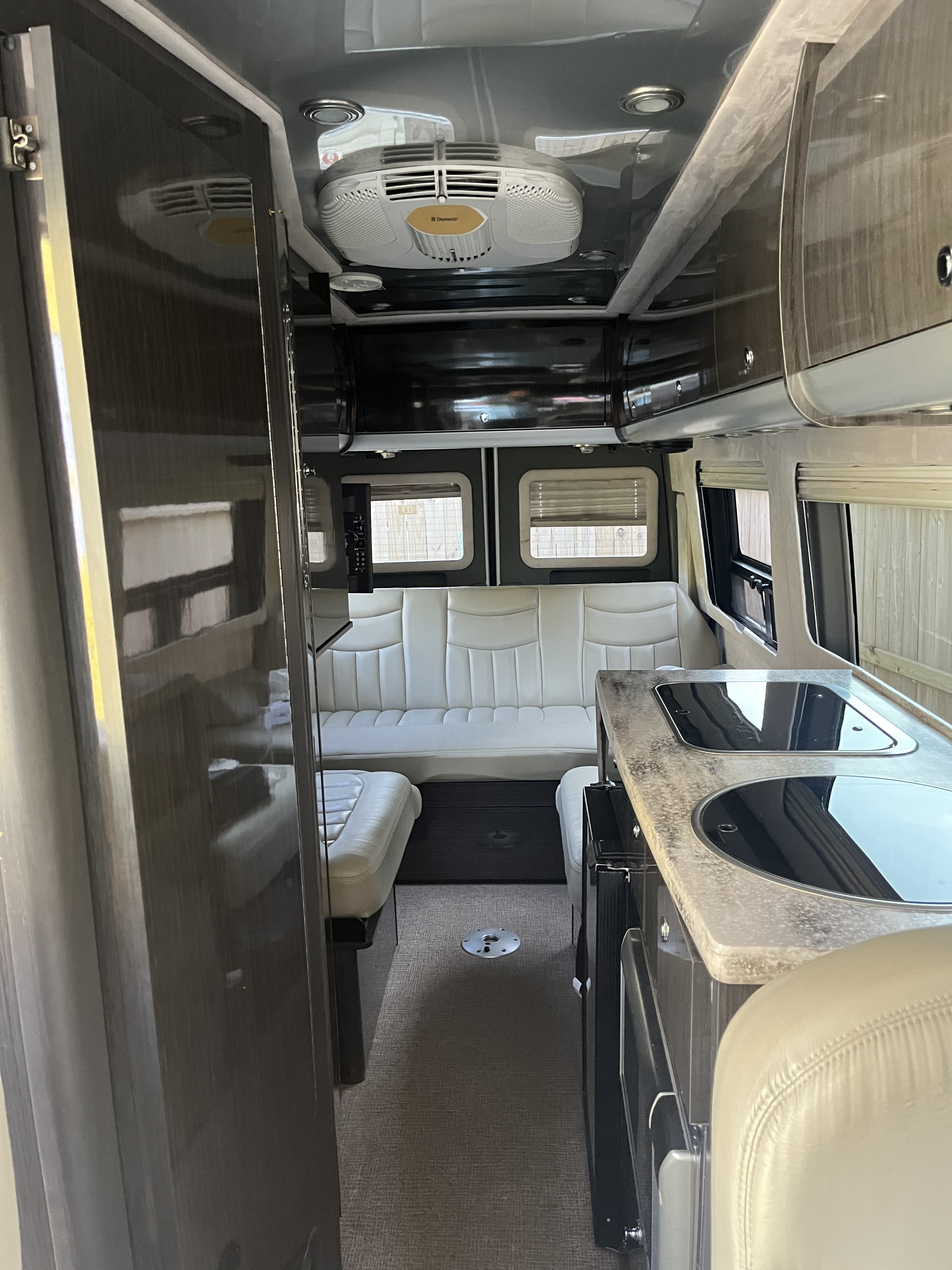 2014 Airstream INTERSTATE SERIES EXT GRAND TOUR 4WD in houston TX