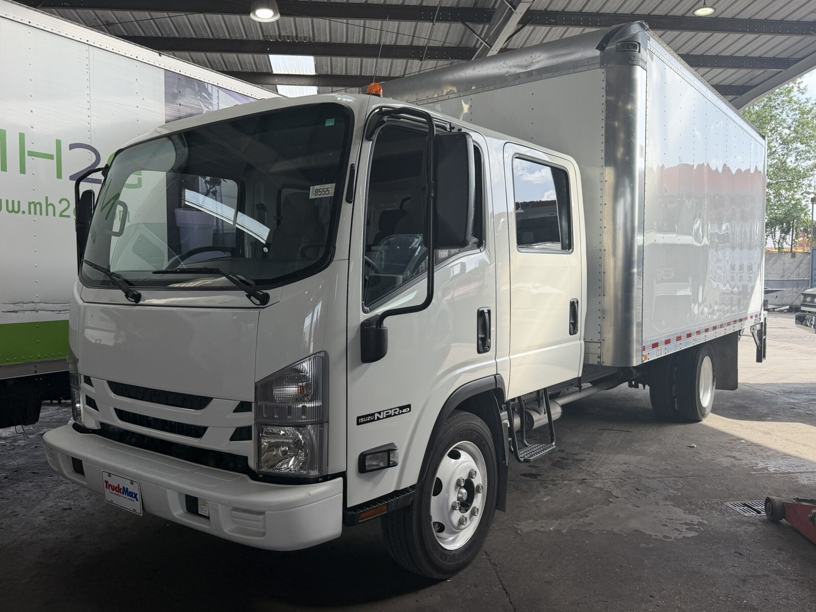 2022 ISUZU NPR HD in Miami, FL