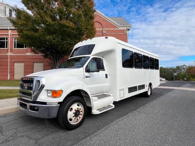 2011 FORD F-650 in Harrisburg, PA