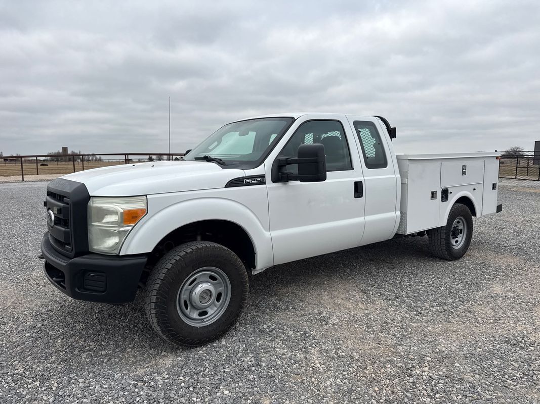 2011 FORD F250 in Yukon, OK