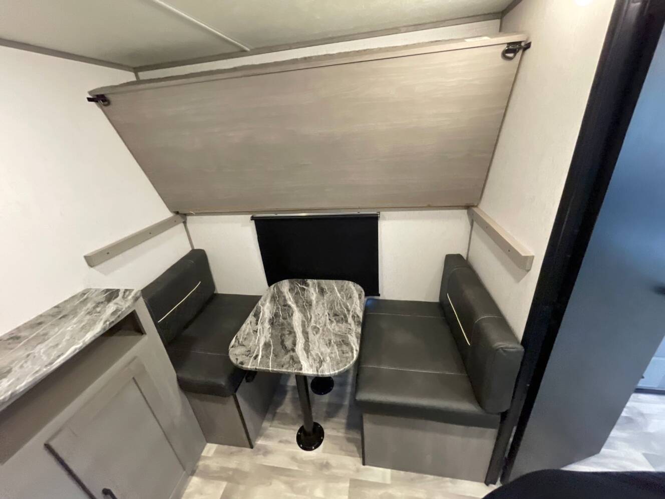 A photo of this 2023 Dutchmen KODIAK 283BHSL