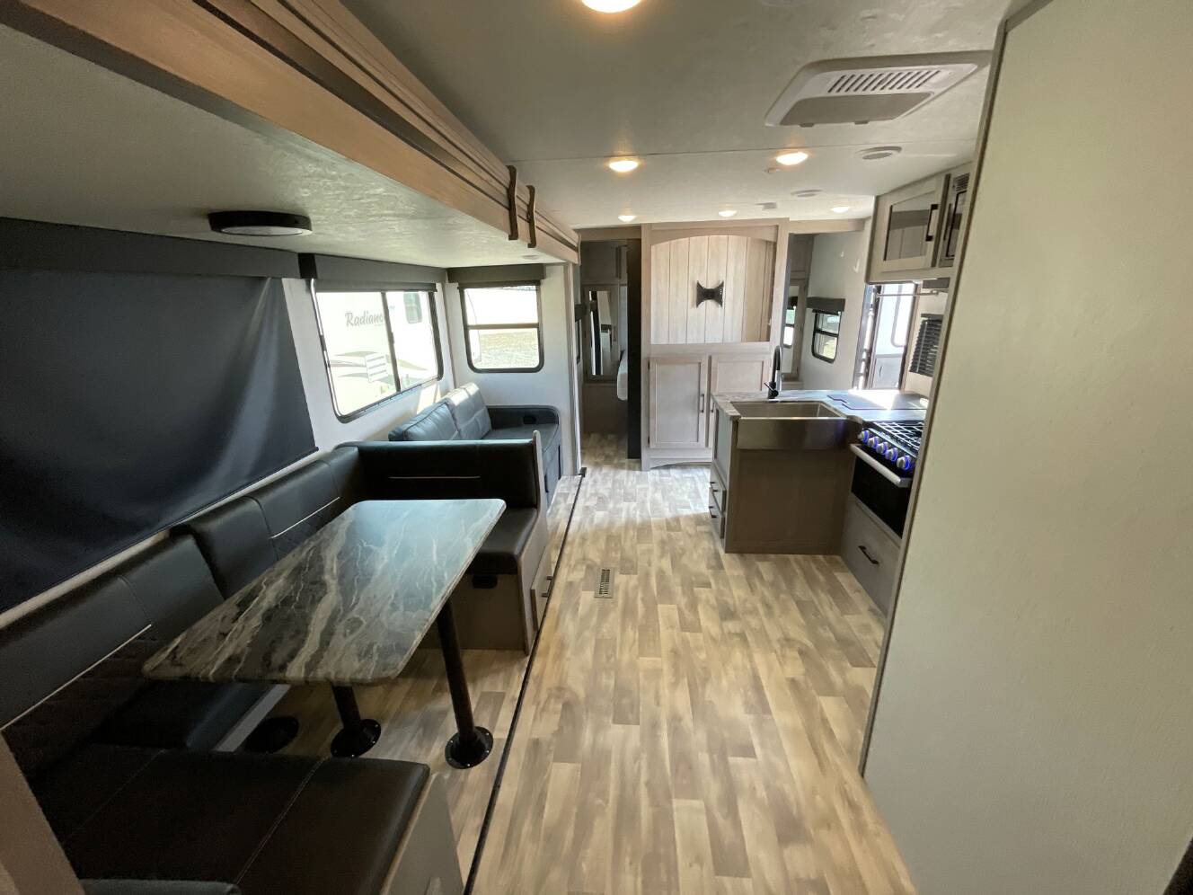 A photo of this 2023 Dutchmen KODIAK 283BHSL