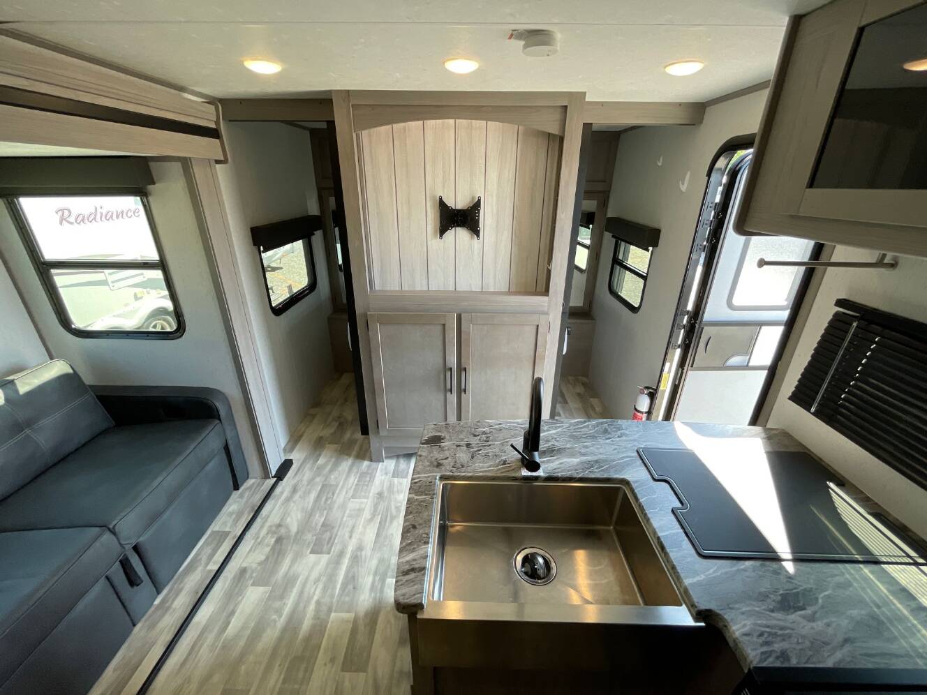 A photo of this 2023 Dutchmen KODIAK 283BHSL