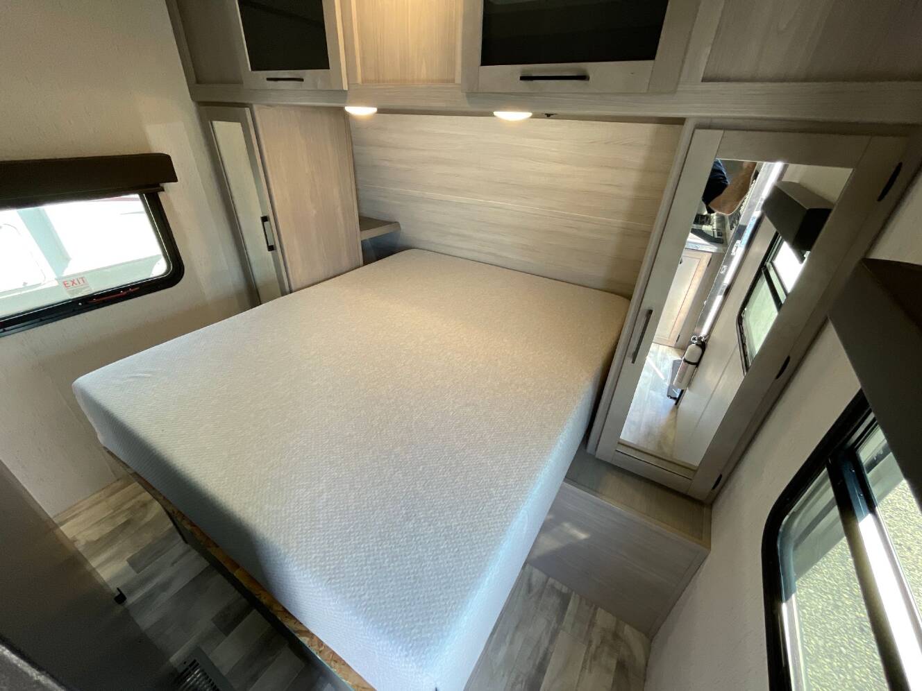 A photo of this 2023 Dutchmen KODIAK 283BHSL