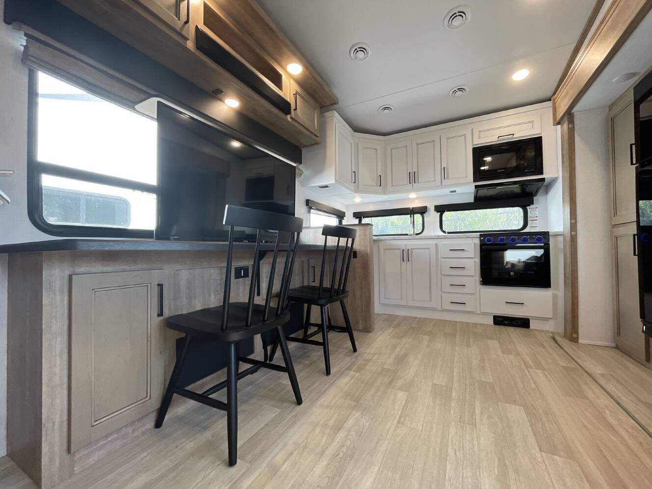 A photo of this 2024 Keystone ARCADIA SUPER LITE 246SLRK