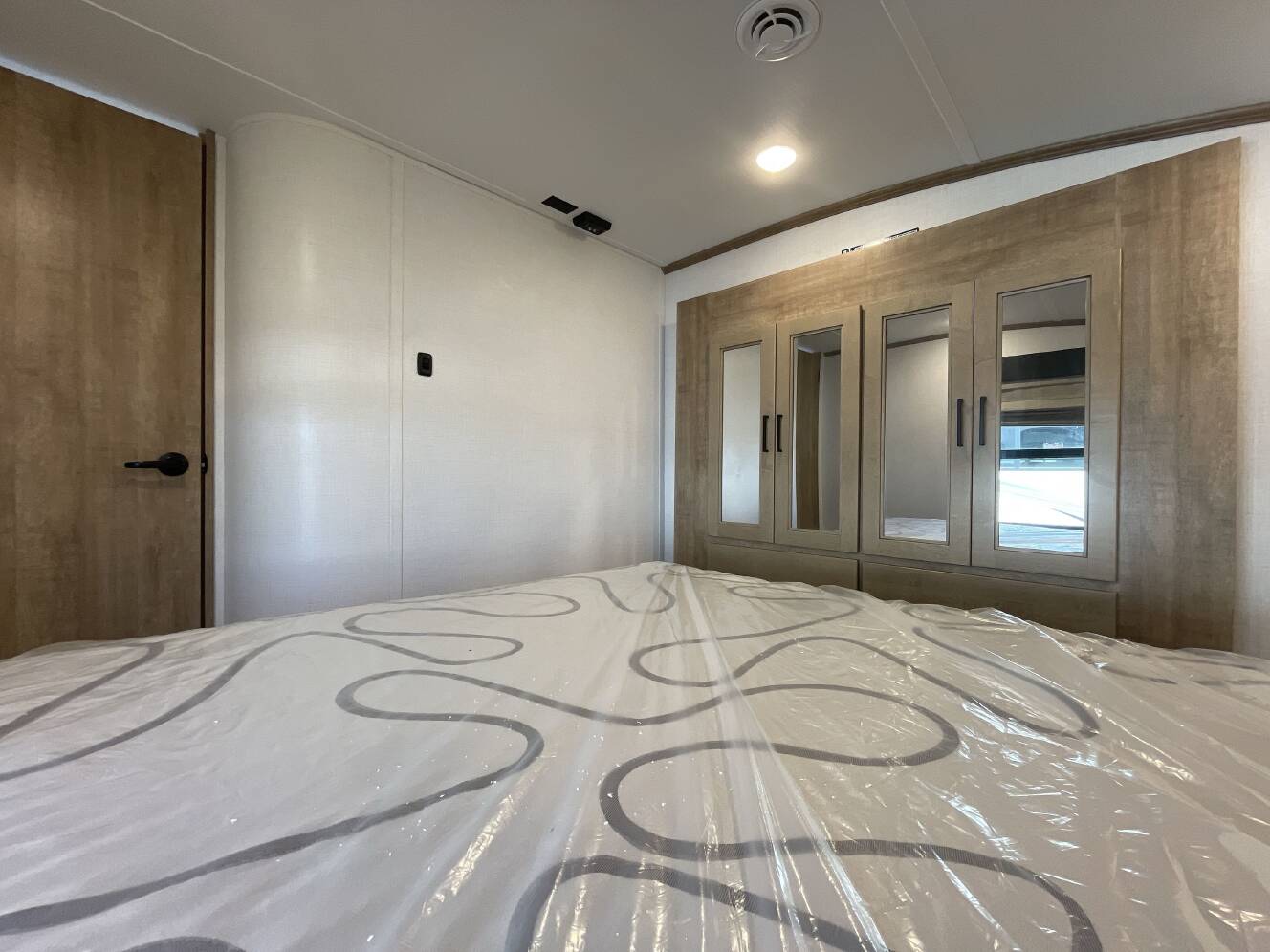 A photo of this 2024 Keystone ARCADIA SUPER LITE 246SLRK