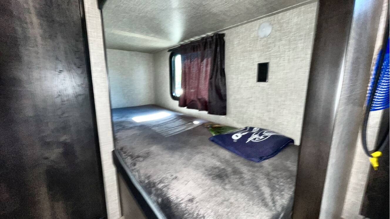 A photo of this 2024 Jayco JAY FLIGHT SLX 184BS