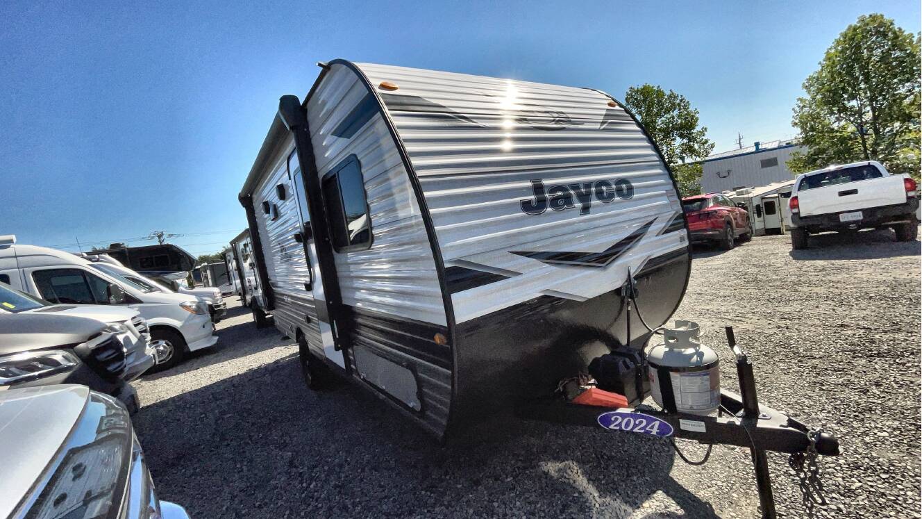 A photo of this 2024 Jayco JAY FLIGHT SLX 184BS