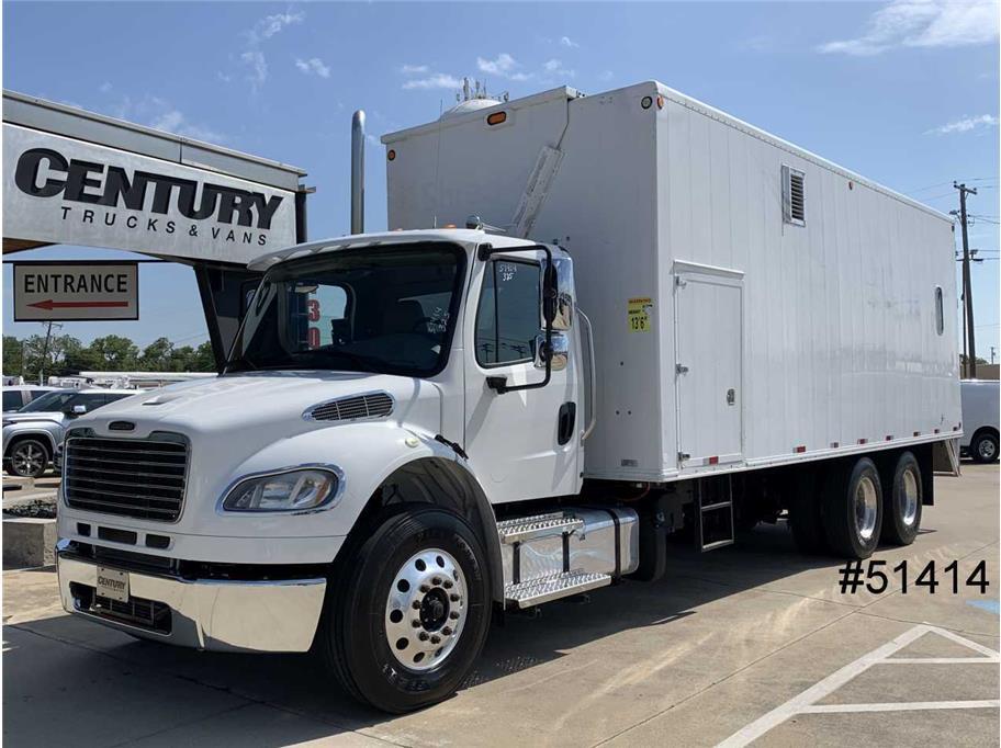 2018 FREIGHTLINER M2 106 in Grand Prairie, TX