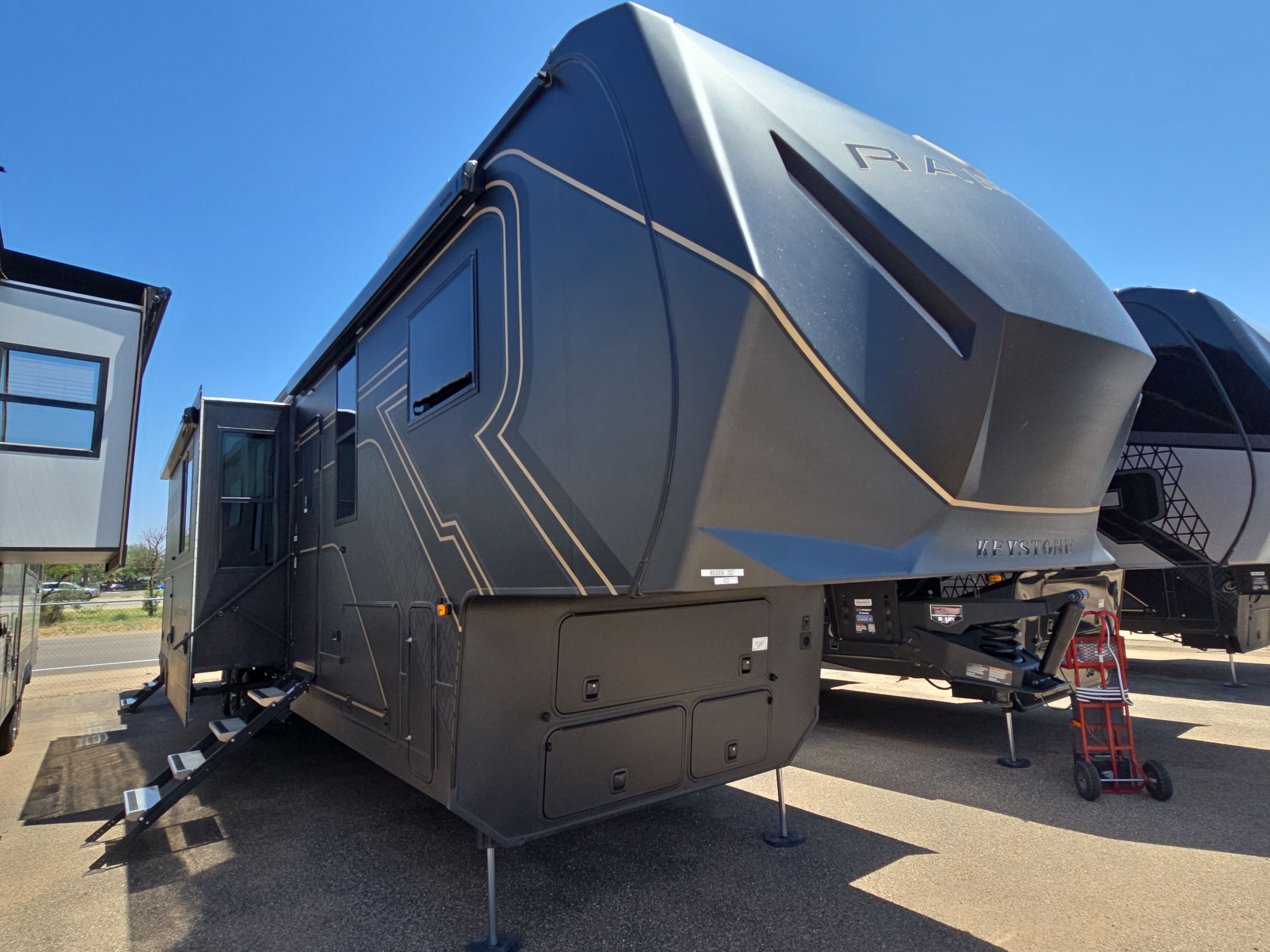 2027 Keystone RAPTOR 433 in lubbock TX