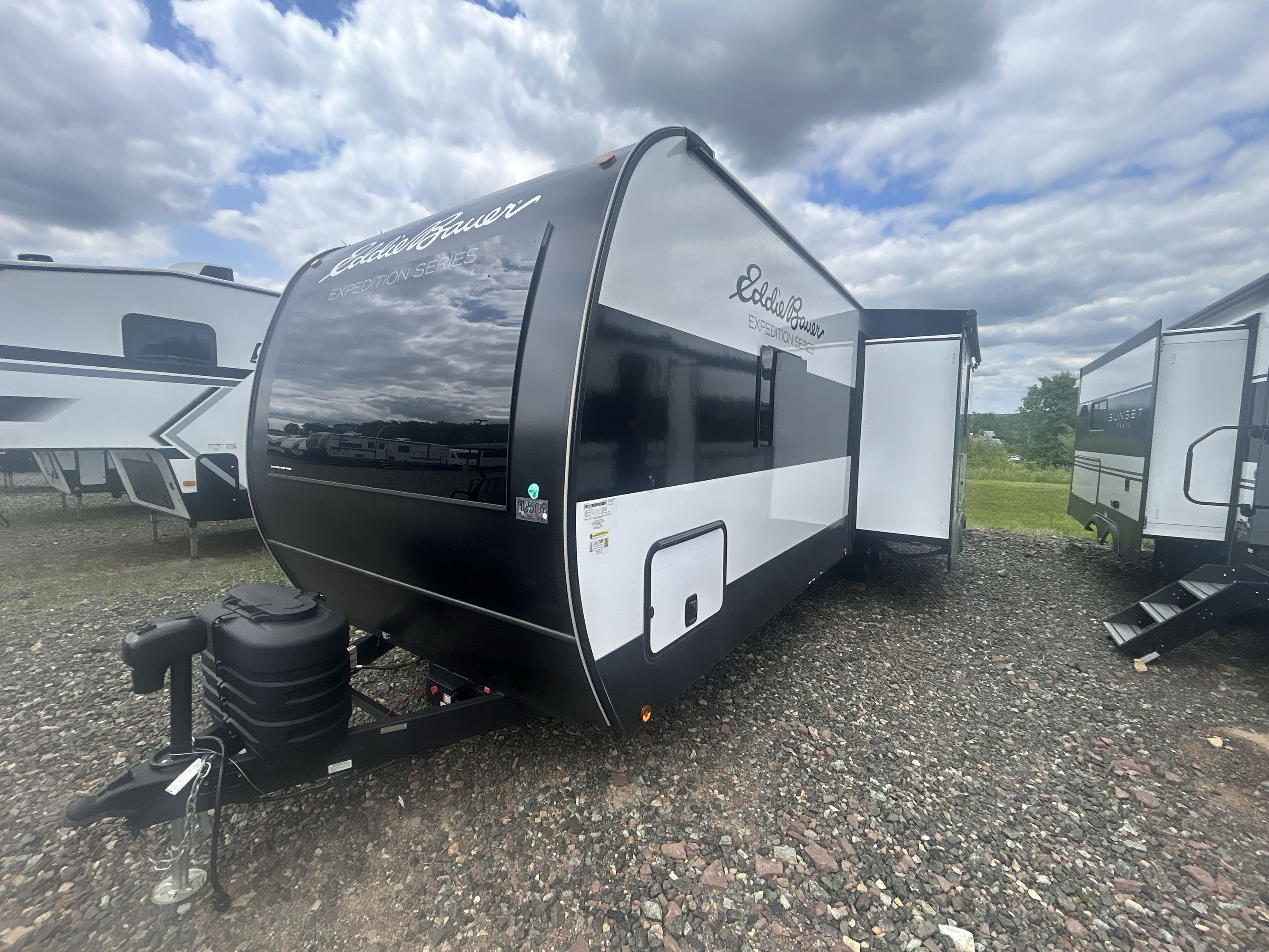 2026 Dutchmen EDDIE BAUER EXPEDITION 295BH in boyertown PA