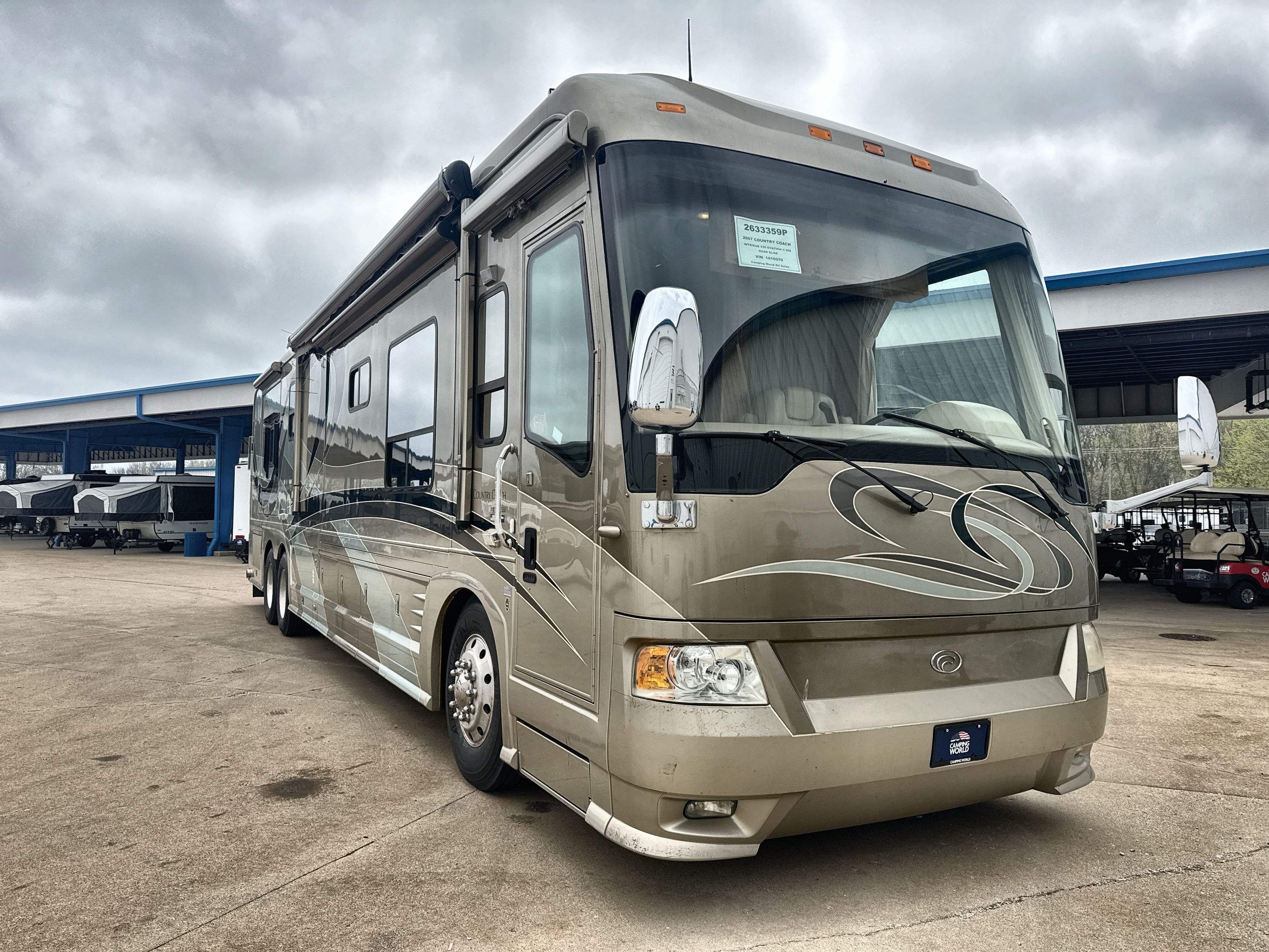 2007 Country Coach INTRIGUE 530 OVATION II 400 QUAD SLIDE OVATION II (QUAD SLIDE) in wauconda IL