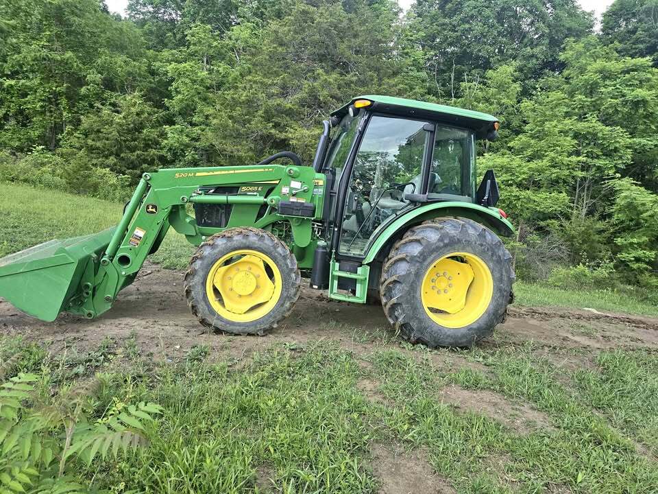 2022 JOHN DEERE 5065E in Jackson, MS