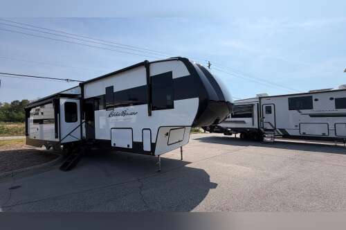 2027 Dutchmen EDDIE BAUER SUMMIT 3511RK in garner NC