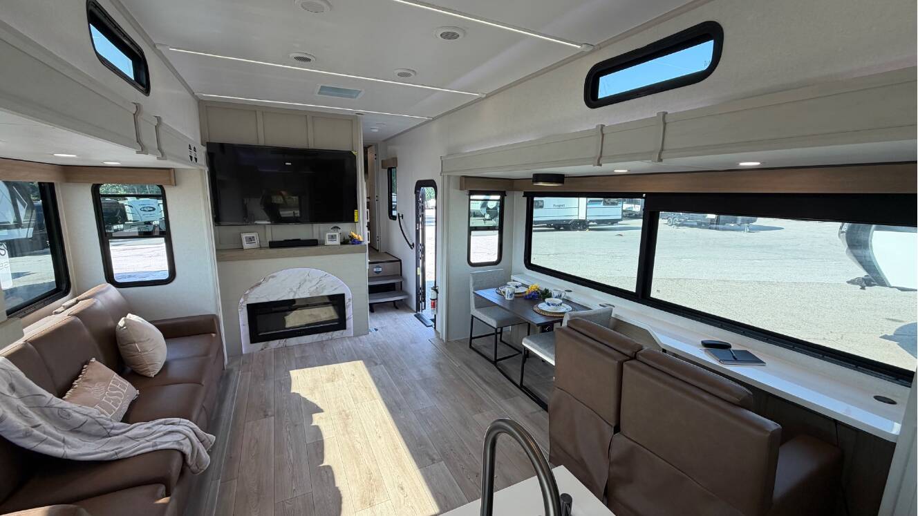 A photo of this 2027 Dutchmen EDDIE BAUER SUMMIT 3511RK