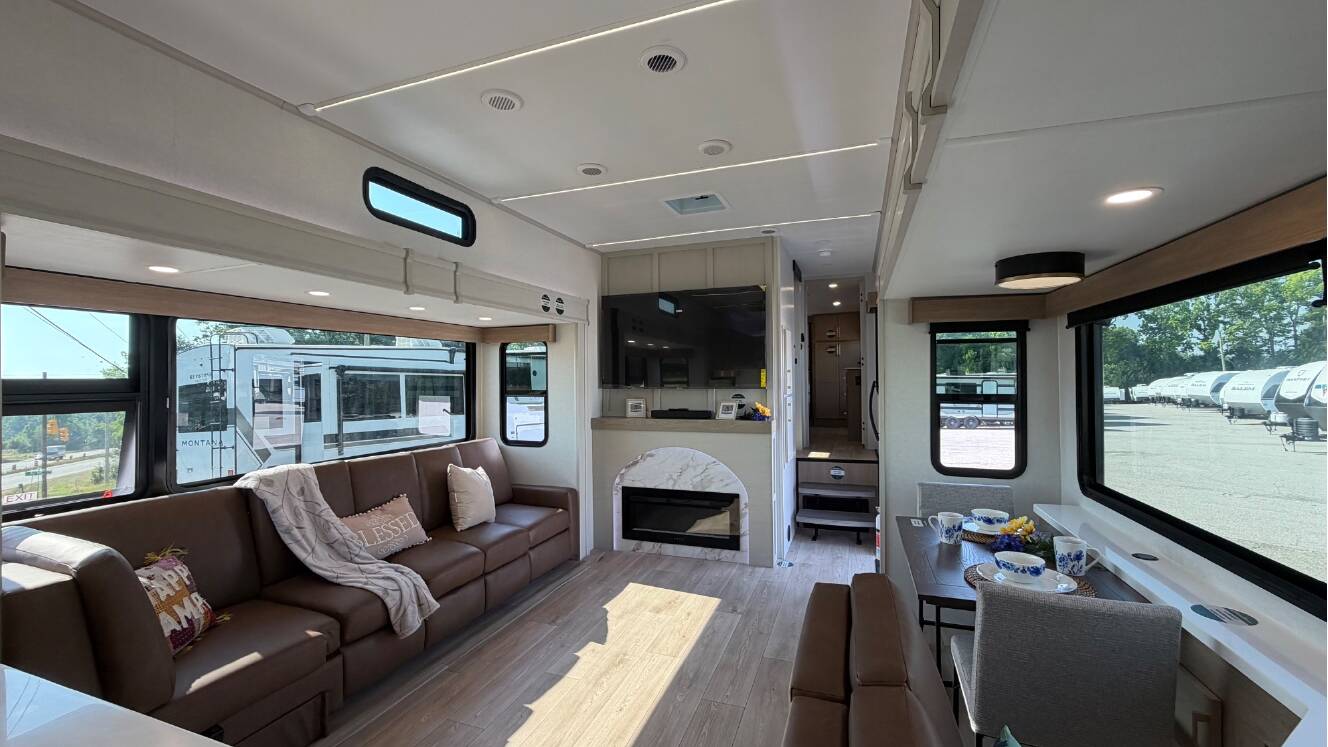 A photo of this 2027 Dutchmen EDDIE BAUER SUMMIT 3511RK