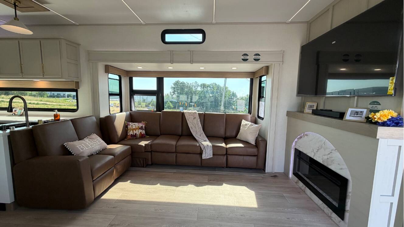 A photo of this 2027 Dutchmen EDDIE BAUER SUMMIT 3511RK