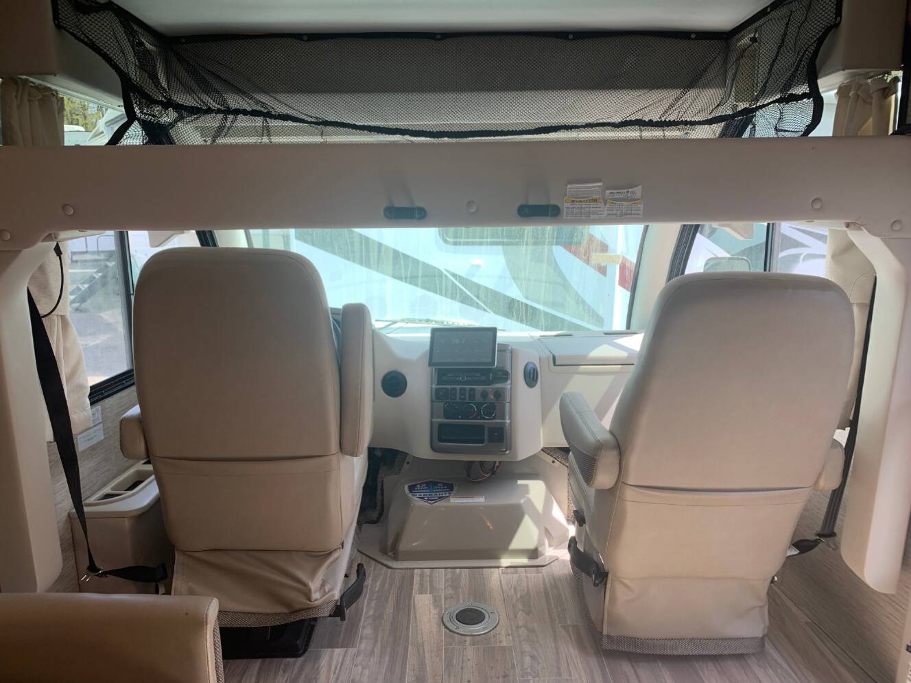 A photo of this 2023 Thor VEGAS 24.3