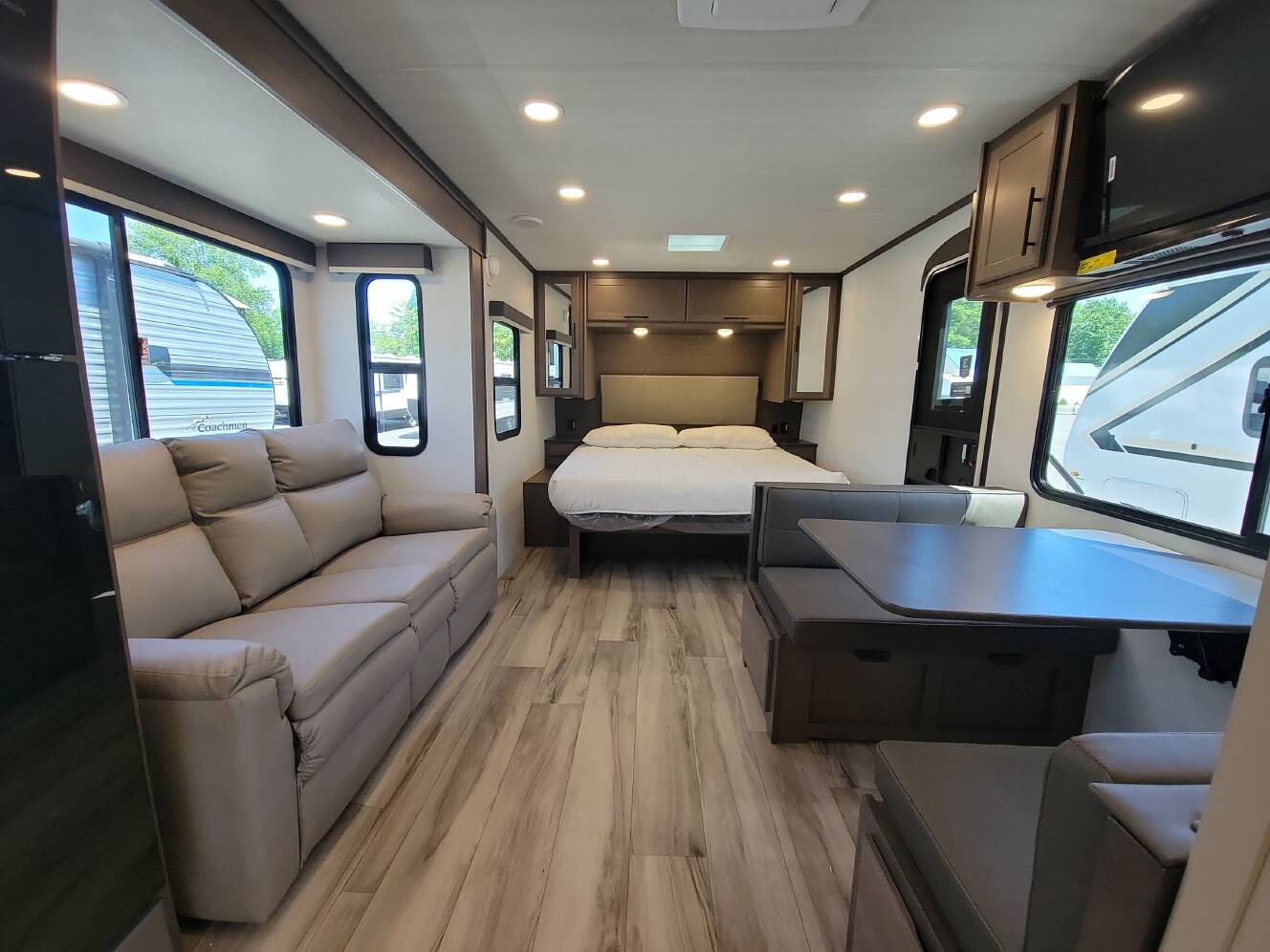 A photo of this 2027 Keystone COUGAR 22MLS