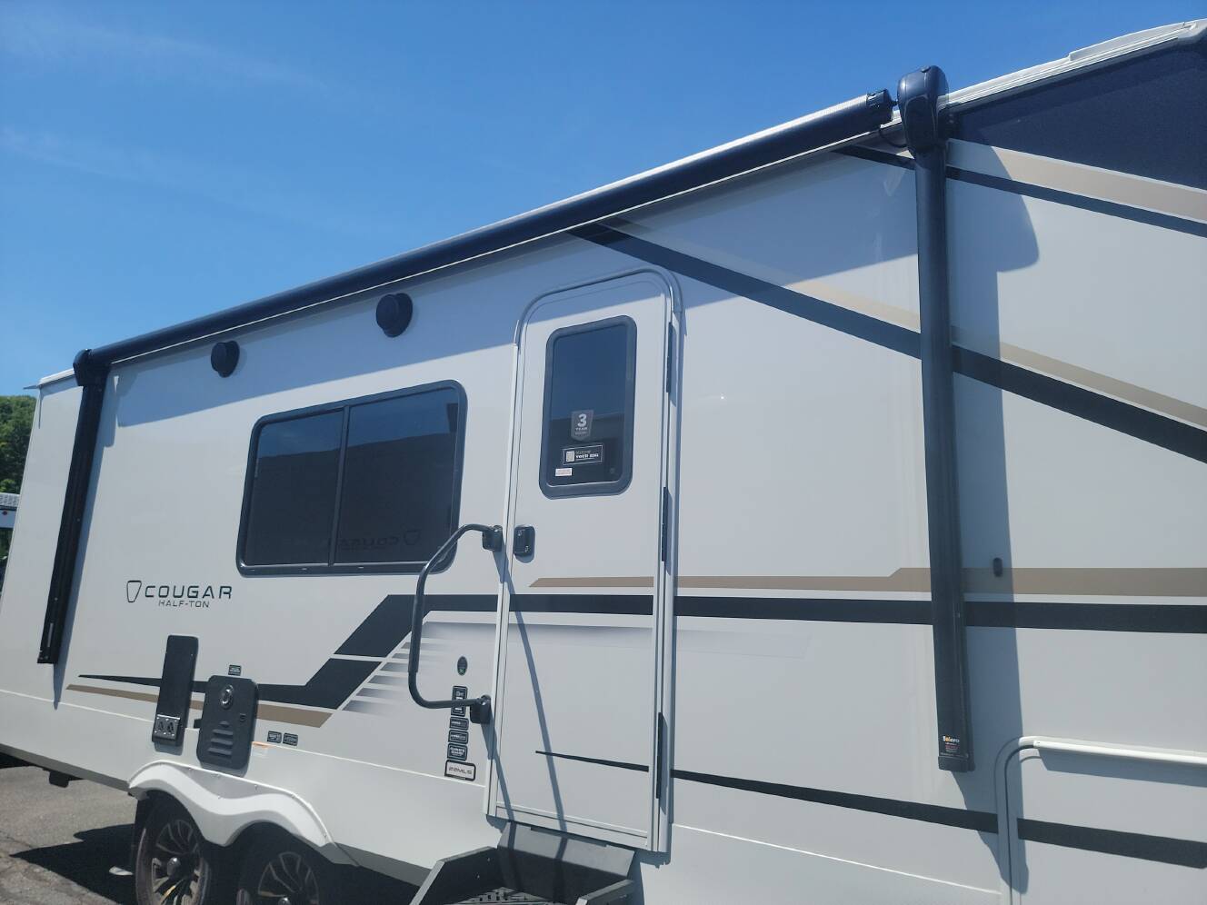 A photo of this 2027 Keystone COUGAR 22MLS