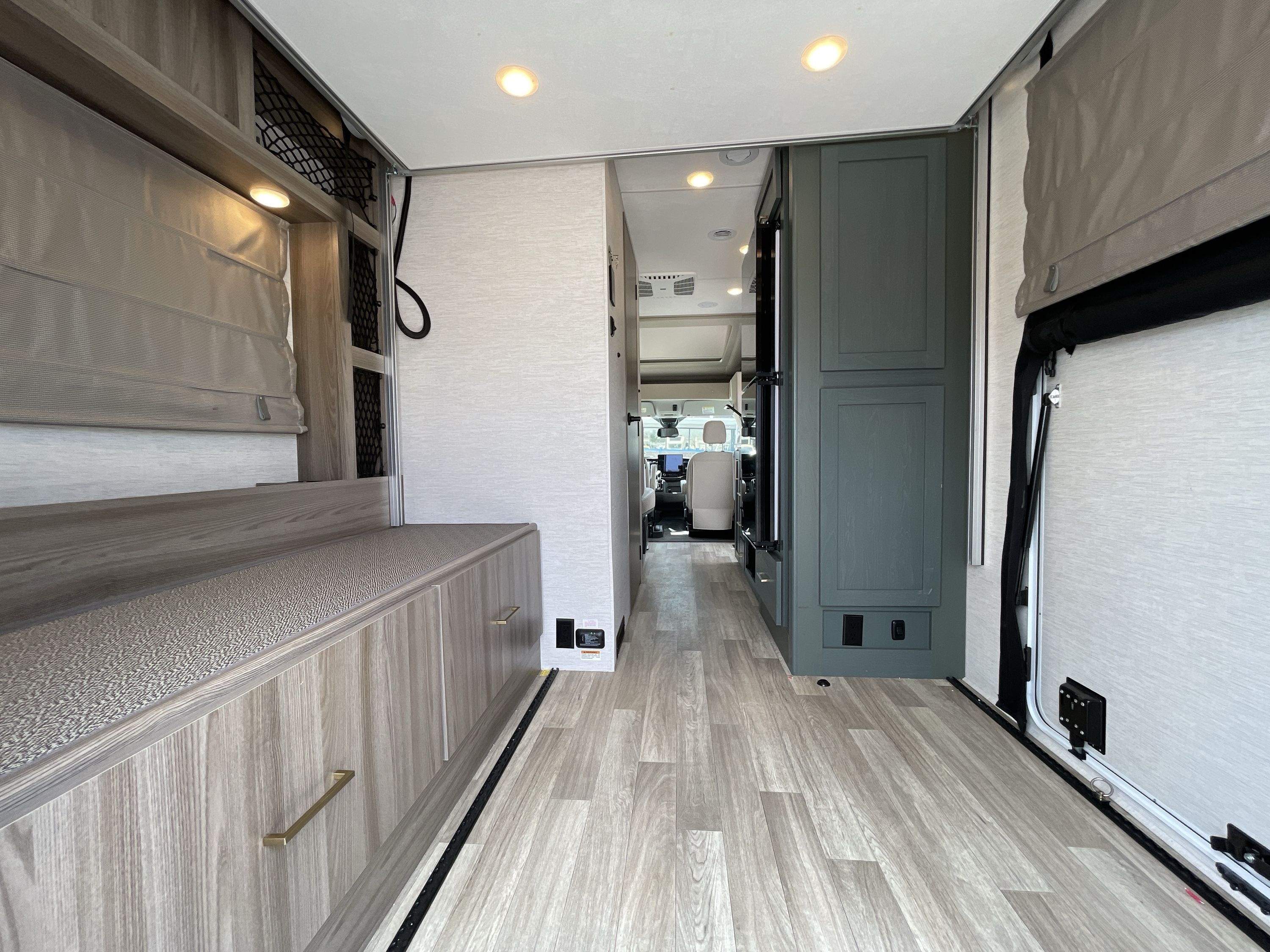 2026 Thor EDDIE BAUER 22ET 22EB in grain valley MO