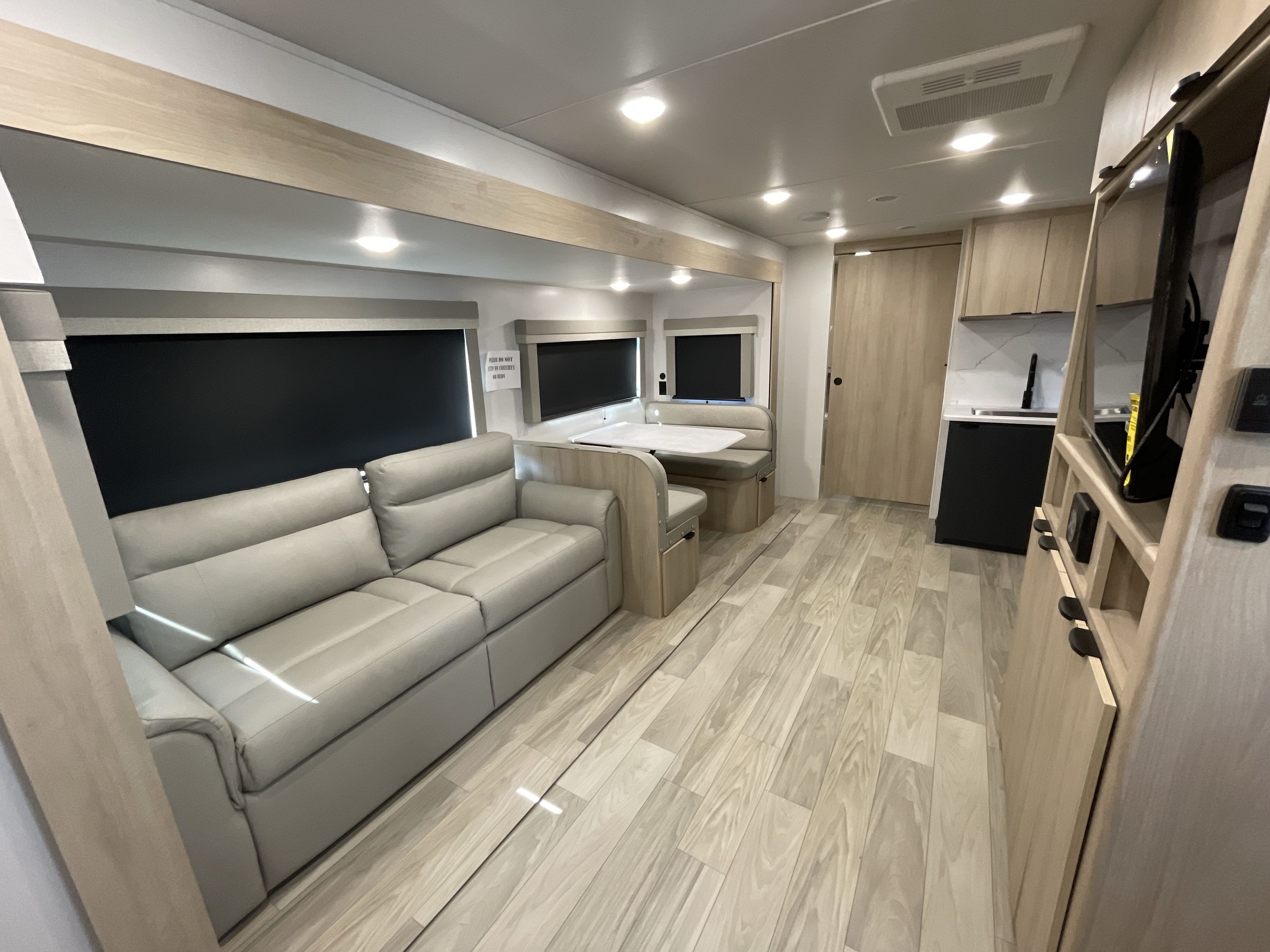 2025 Winnebago MINNIE 2801BHS in menifee CA