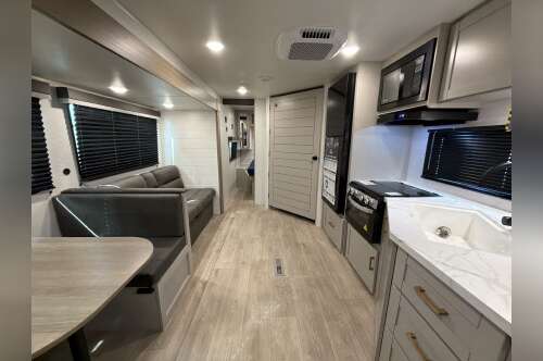 2027 Jayco JAY FLIGHT 263BHSW in riverside CA