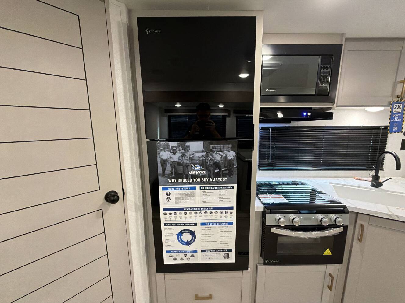 A photo of this 2027 Jayco JAY FLIGHT 263BHSW