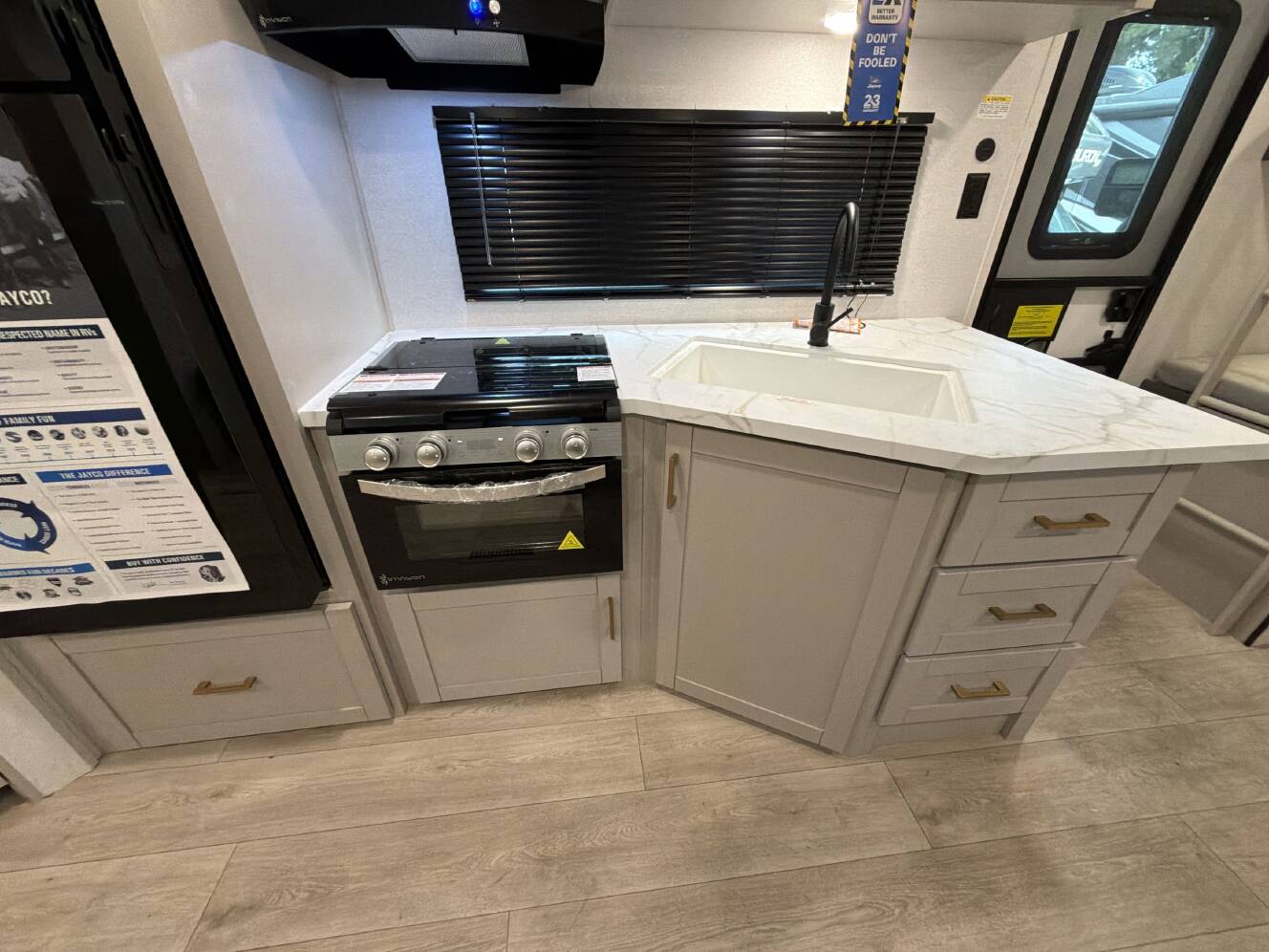 A photo of this 2027 Jayco JAY FLIGHT 263BHSW