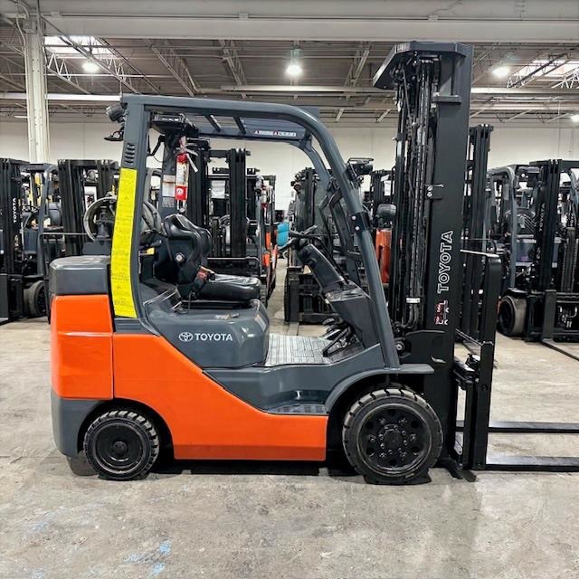 2020 TOYOTA 8FGCU30 in Euclid, OH