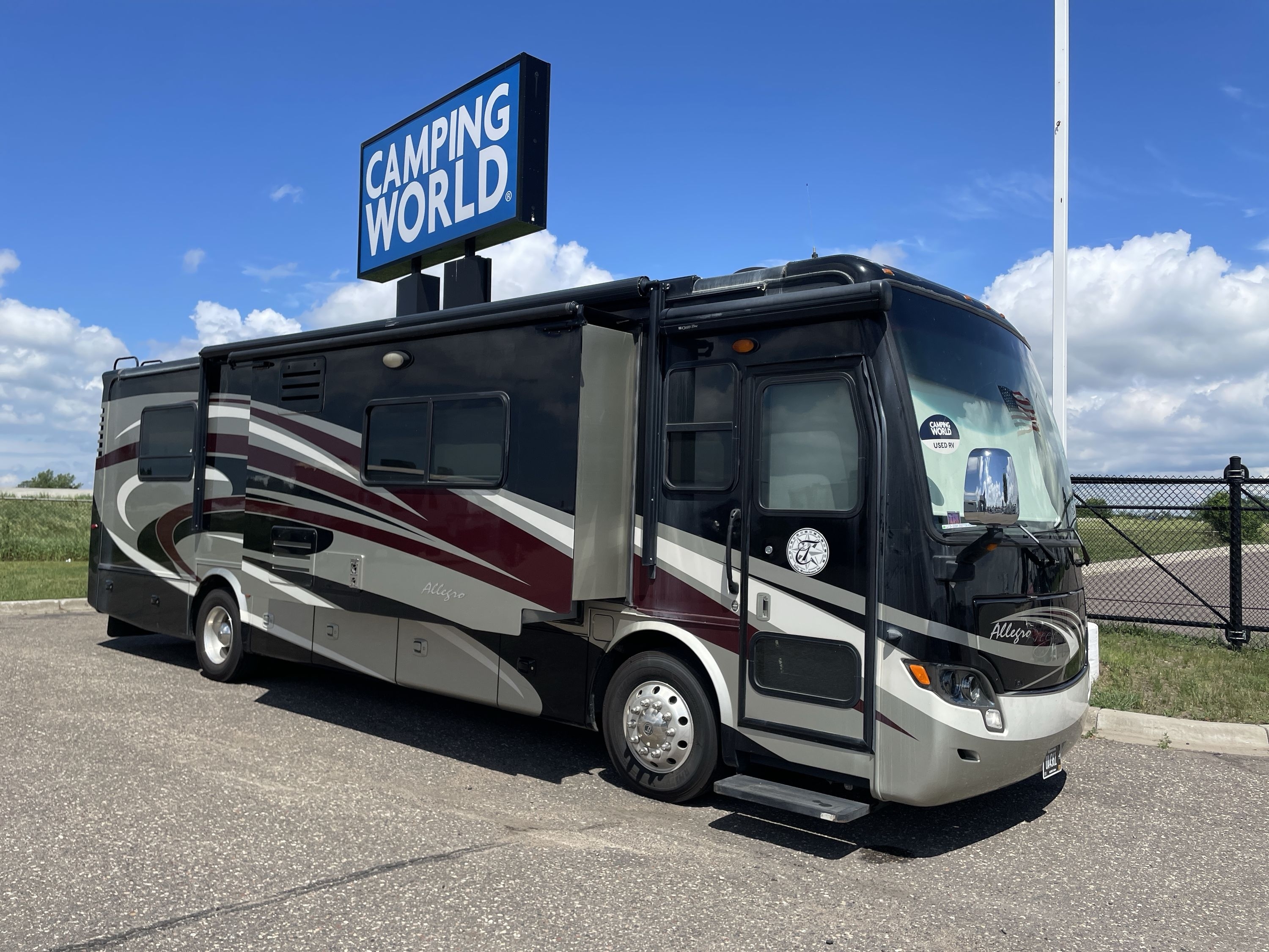 2013 Tiffin ALEGRO BREEZE 32BR in monticello MN