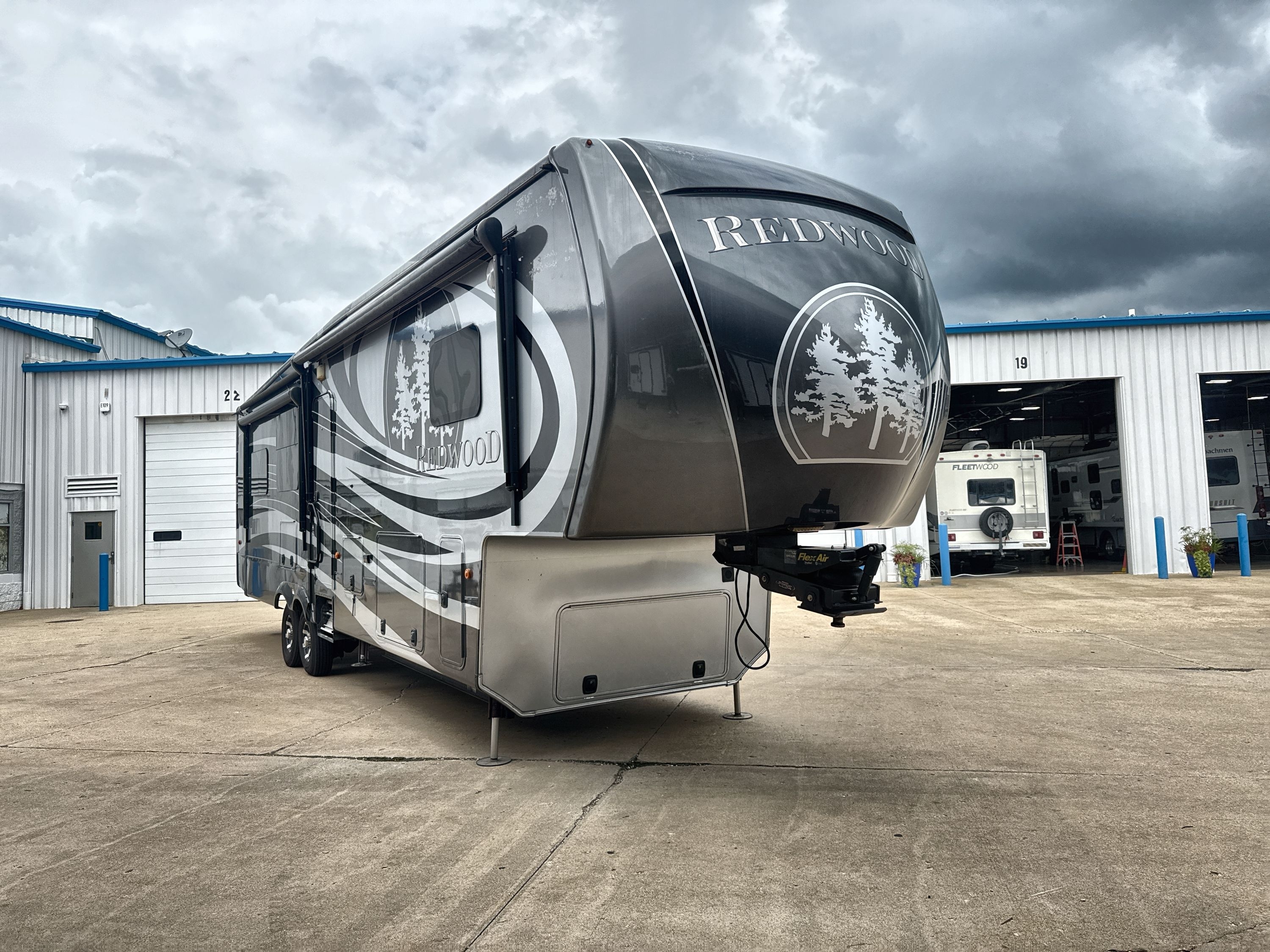 2016 Crossroads REDWOOD 36RL in wauconda IL