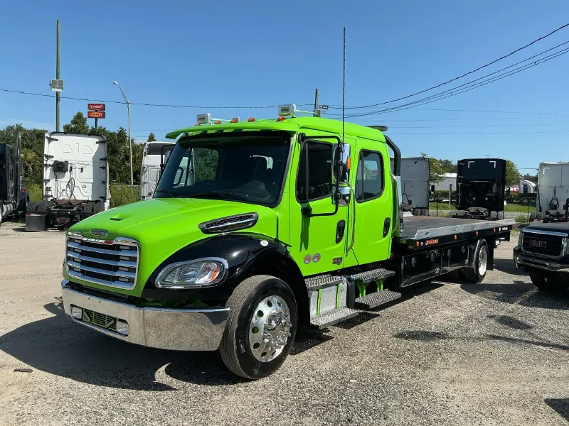 2025 FREIGHTLINER BUSINESS CLASS M2 106