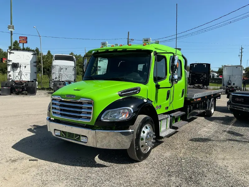 2025 FREIGHTLINER BUSINESS CLASS M2 106