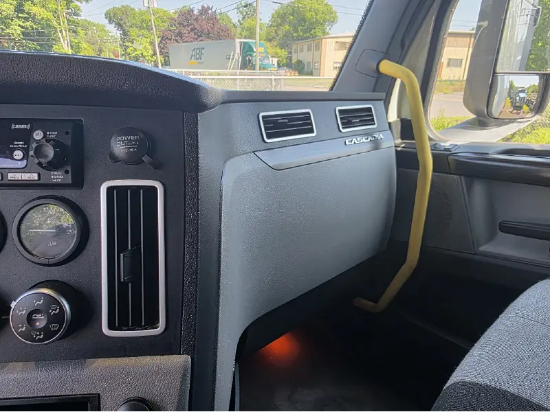 2022 FREIGHTLINER CASCADIA 126