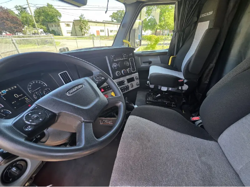 2022 FREIGHTLINER CASCADIA 126