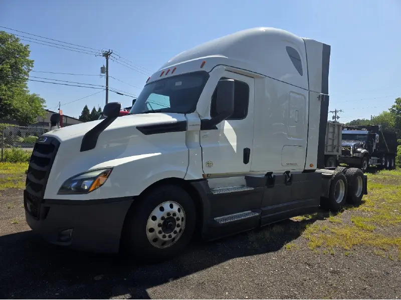 2022 FREIGHTLINER CASCADIA 126