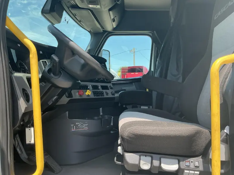 2022 FREIGHTLINER CASCADIA 126