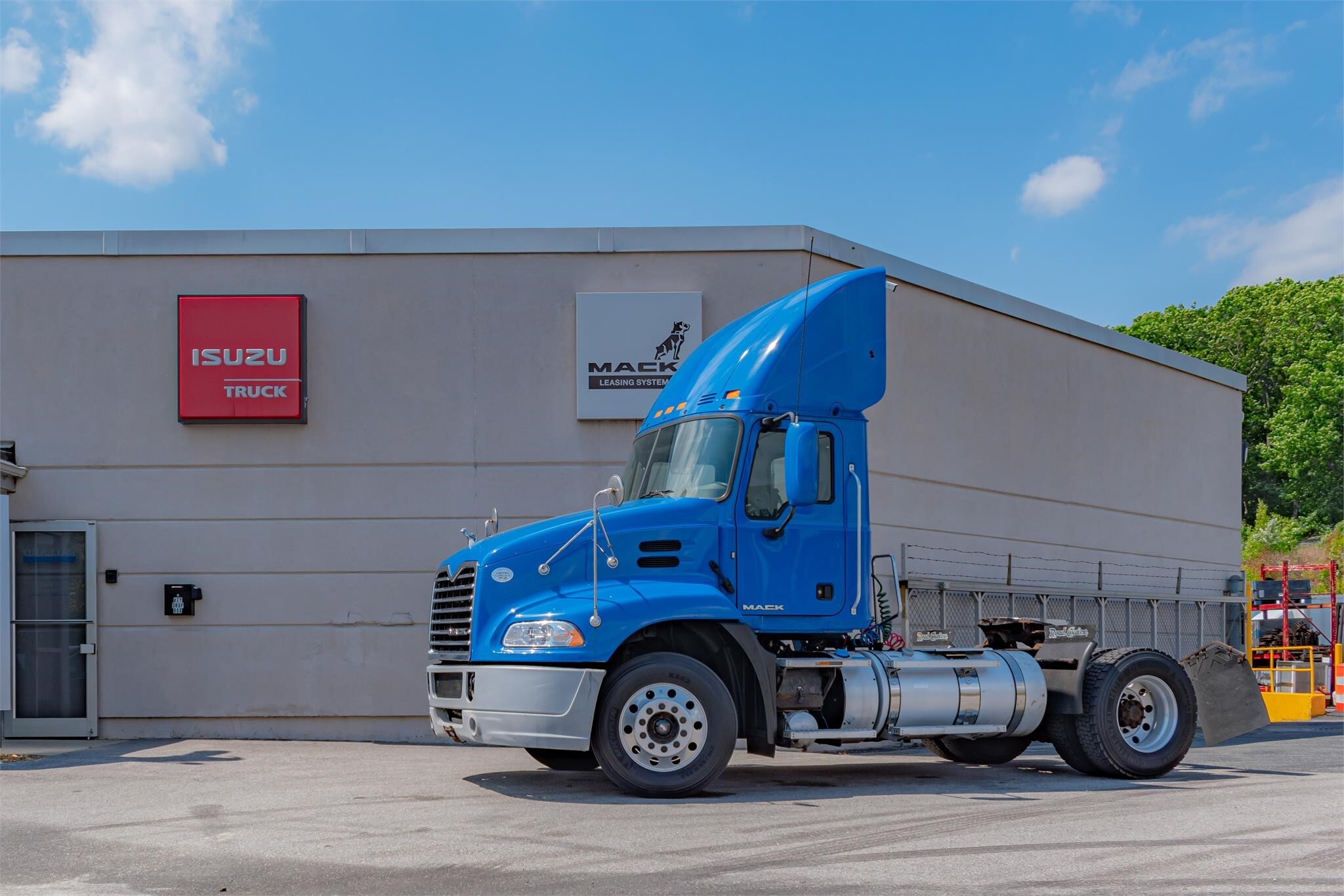 2015 MACK 600 in Worcester, MA