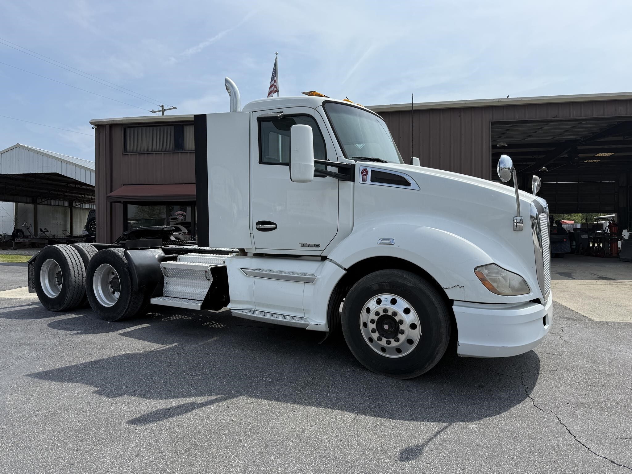 2015 KENWORTH T680 in Wilmington, NC