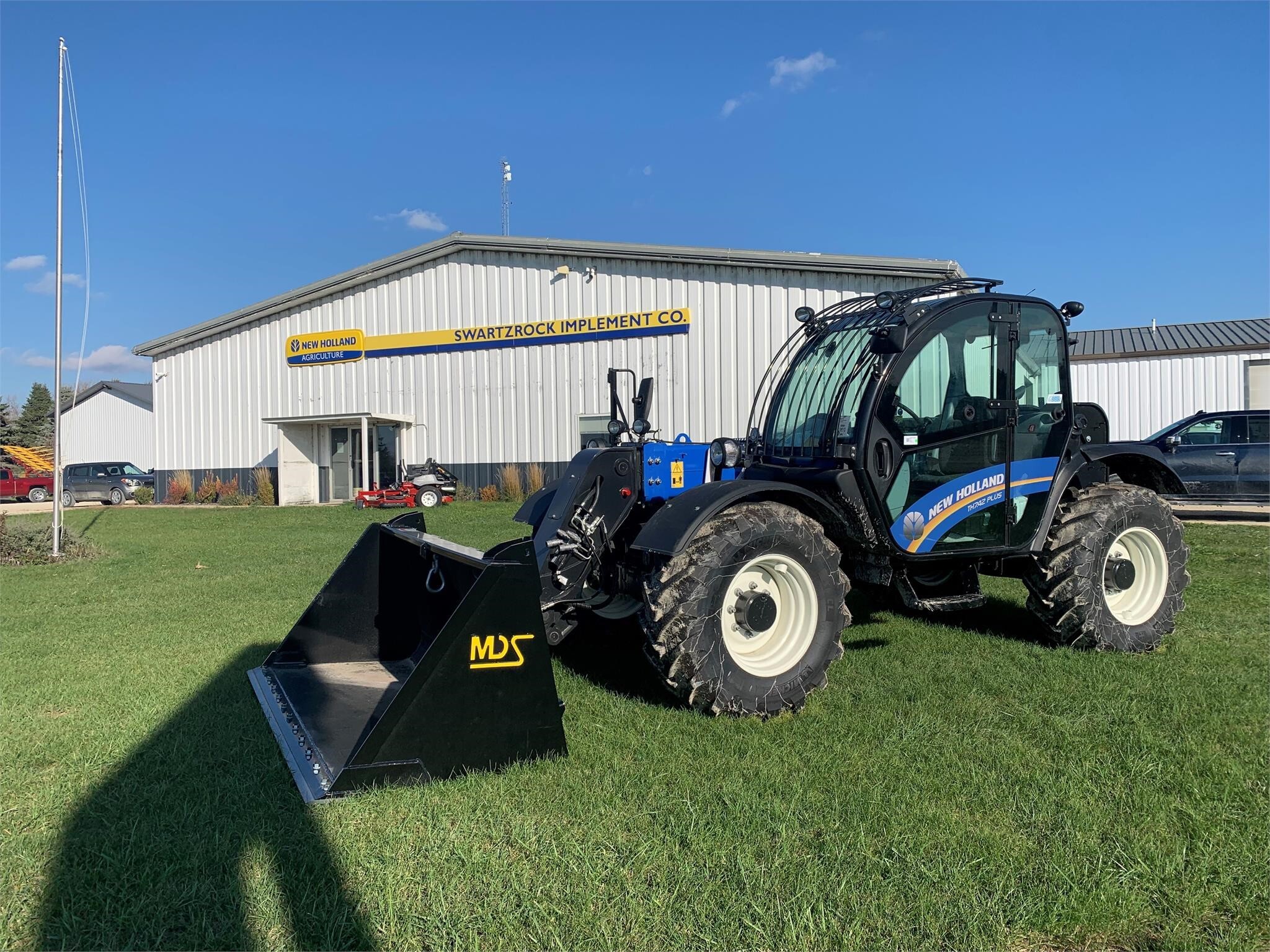 2026 NEW HOLLAND TH7.42 PLUS in Charles City, IA