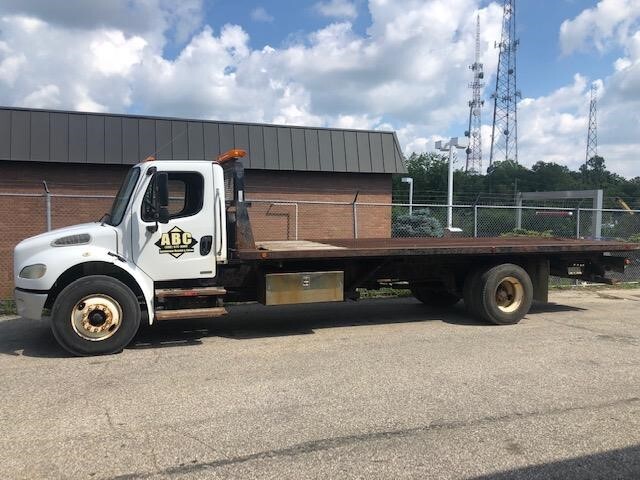 2006 FREIGHTLINER BUSINESS CLASS M2 106 in Brunswick, OH