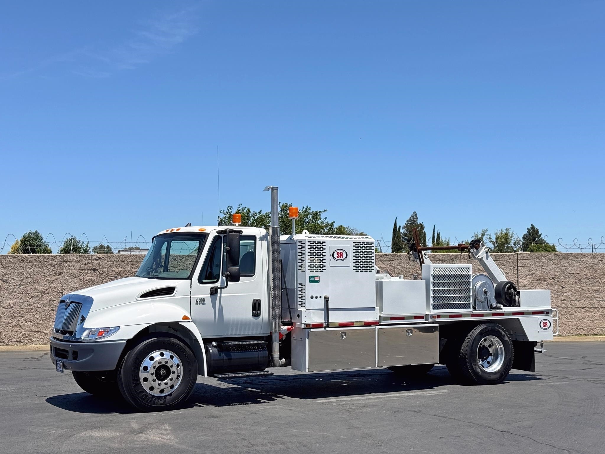 2007 INTERNATIONAL DURASTAR 4300 in Sacramento, CA