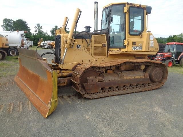 2002 DEERE 850C WT II in Orange, VA