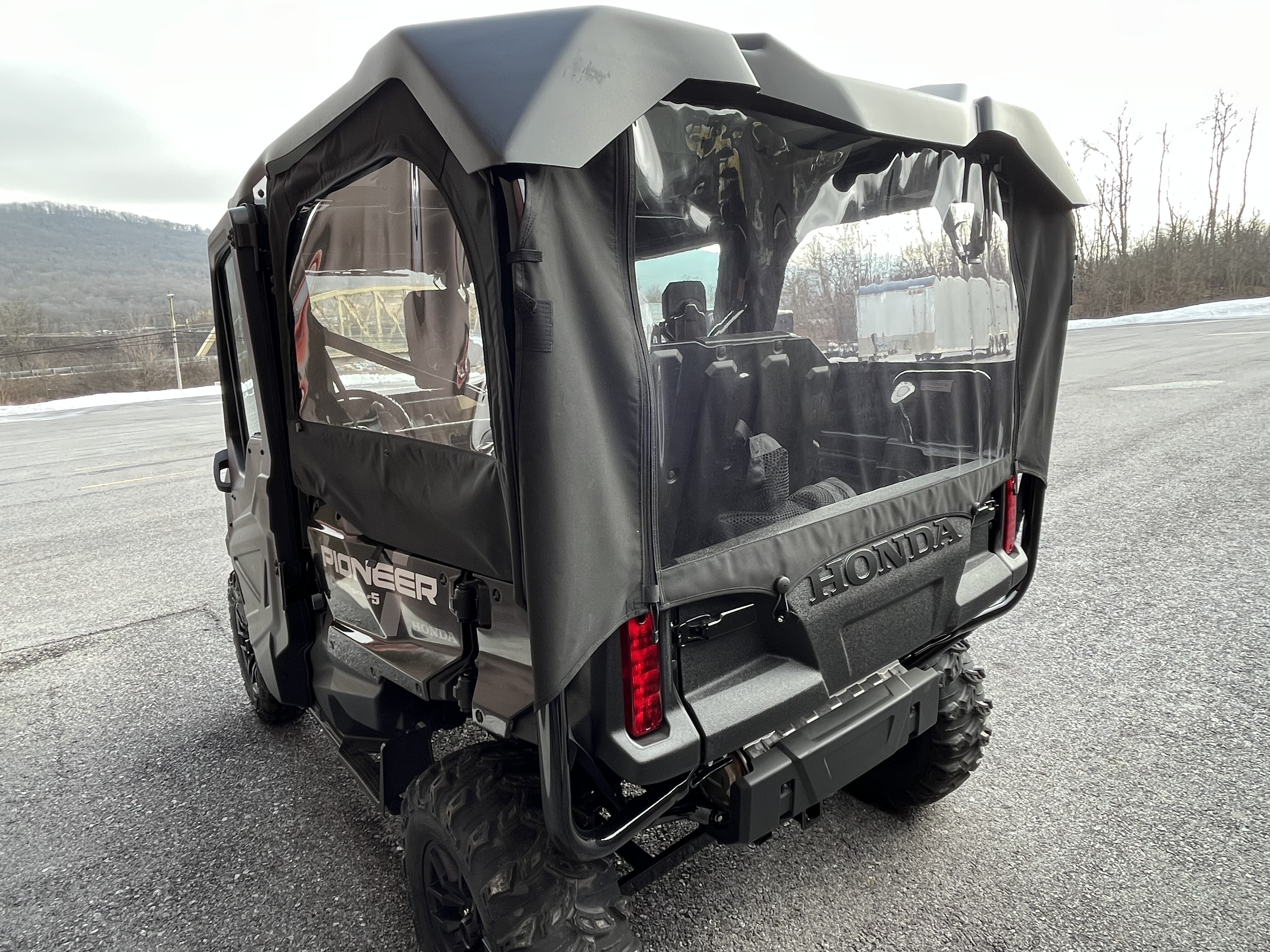 2025 Honda Pioneer 1000-5 Deluxe in tyrone PA
