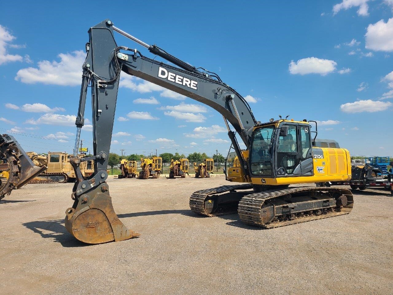 2019 DEERE 210G LC in San Antonio, TX