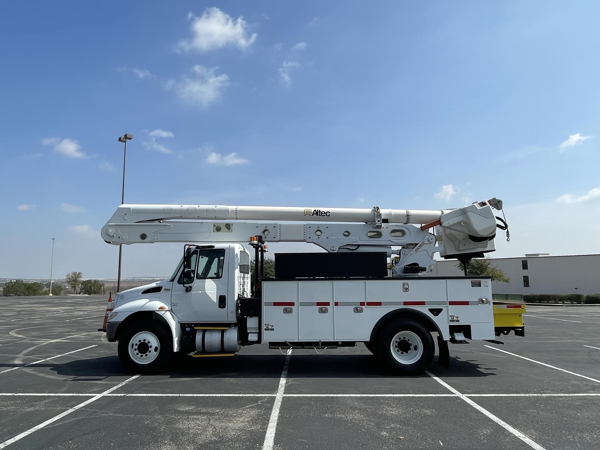 2017 INTERNATIONAL 4000 in San Antonio, TX