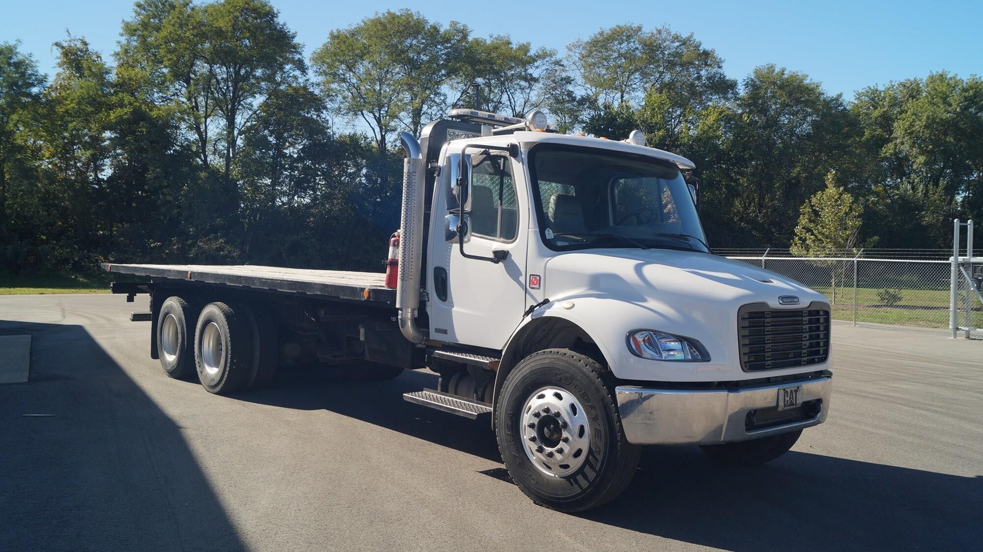 2006 FREIGHTLINER BUSINESS CLASS M2 106 in Louisville, KY